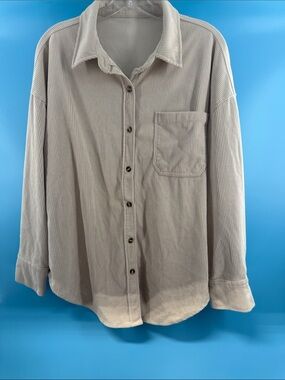 Medium Cream Button-Up Shirt